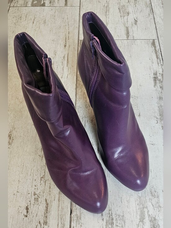 Steve Madden Shoes - Steve Madden Purple Leather Women's Ankle Boots - Sleek Pointed Toe 80's - 10
